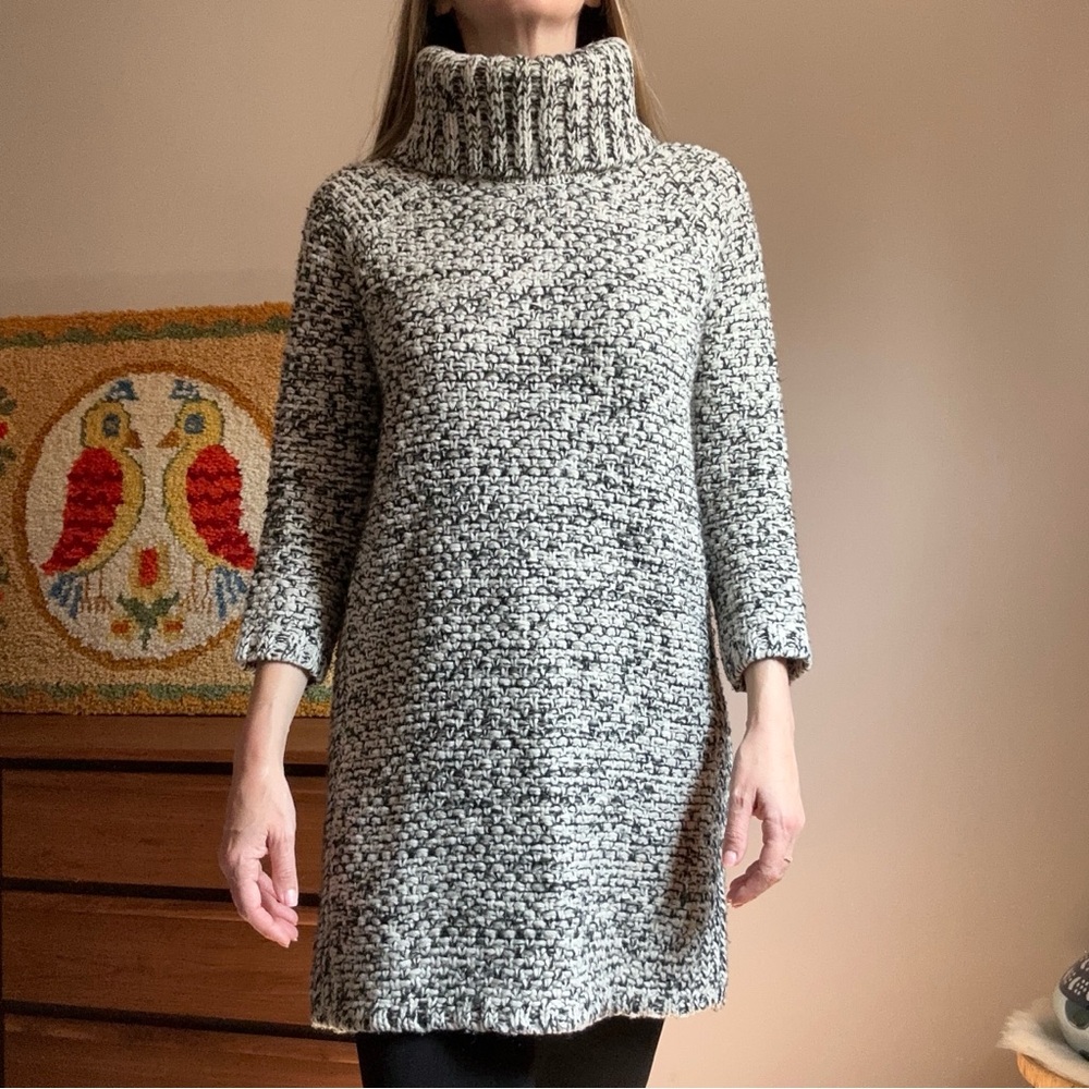 Banana Republic Black White & Silver Metallic Cowl Neck Sweater Size Medium